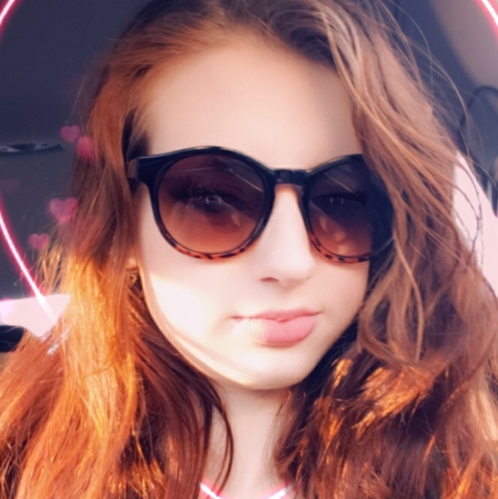 Meet your Posher, Maura